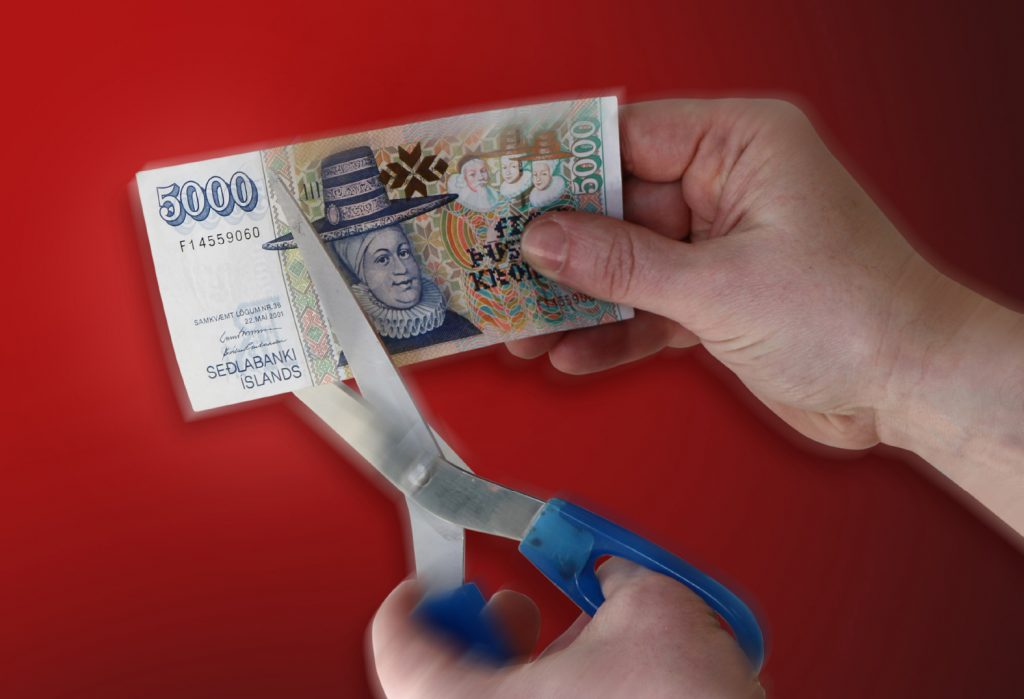 Er yfirmaður þinn að lækka launin þín eða taka af þér bónusa?