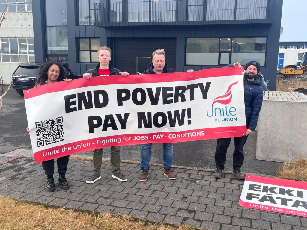 Vekja athygli á baráttu verkafólks í Bretlandi gegn Bakkavör