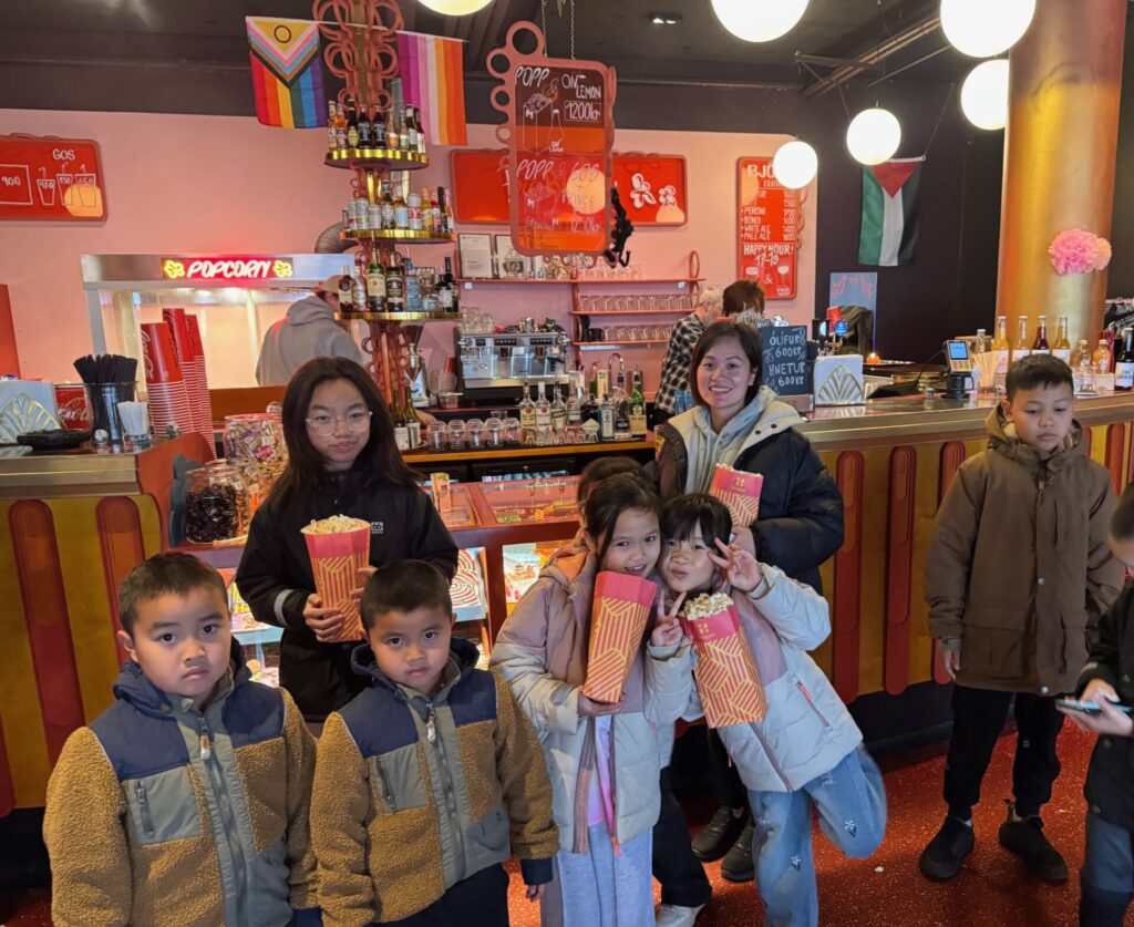 Þéttsetinn bekkurinn í fjölskyldubíói Eflingar – Myndir